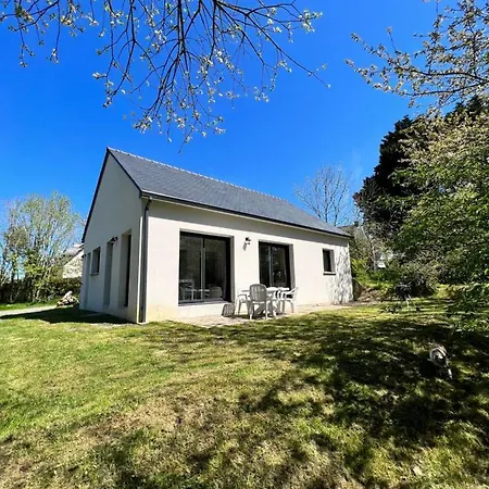 Holiday home Maison Moderne Sur Le Port Loperhet